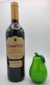 campo viejo bottle and pear